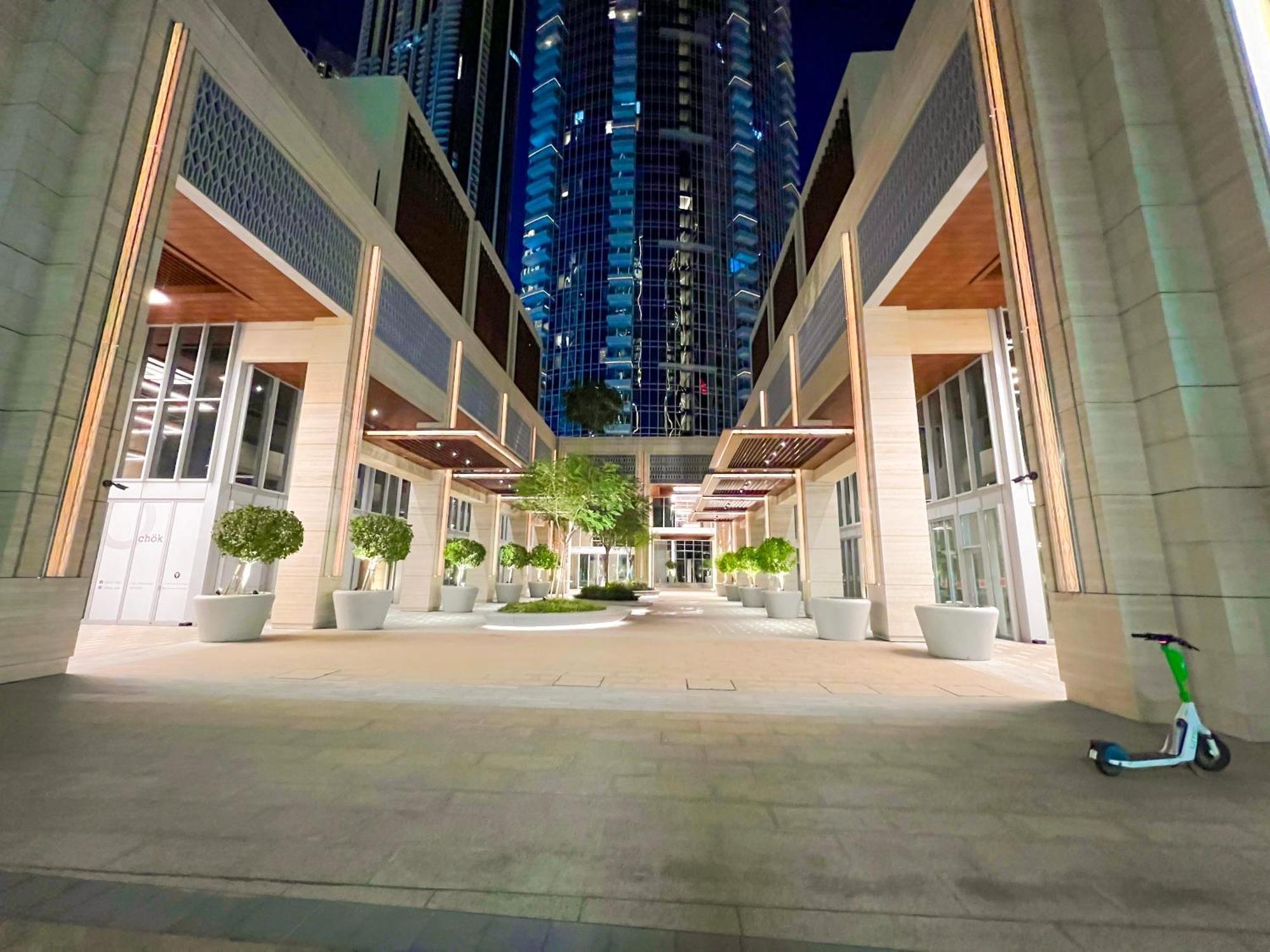 Downtown Luxury - Stunning Burj Khalifa & Sea View - 5 Minutes Walk To Dubai Mall Exterior foto