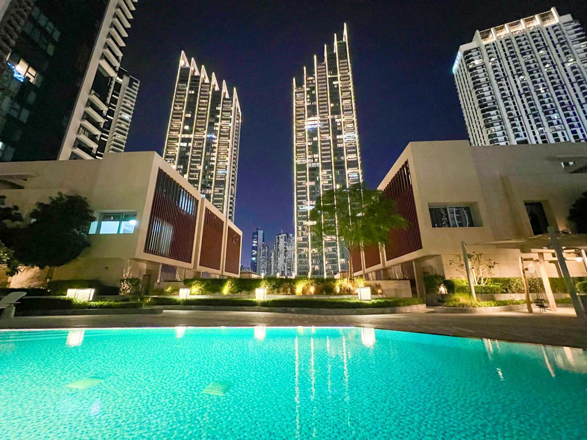 Downtown Luxury - Stunning Burj Khalifa & Sea View - 5 Minutes Walk To Dubai Mall Exterior foto