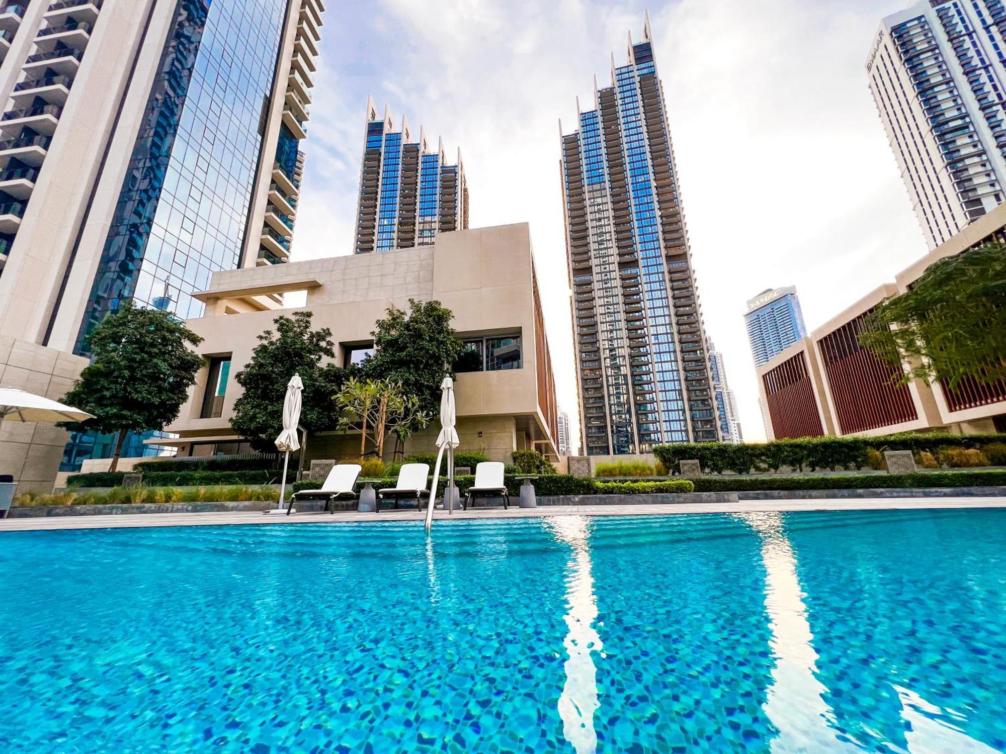 Downtown Luxury - Stunning Burj Khalifa & Sea View - 5 Minutes Walk To Dubai Mall Exterior foto